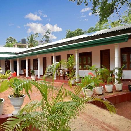 Dula Lake Resort Anuradhapura Eksteriør bilde