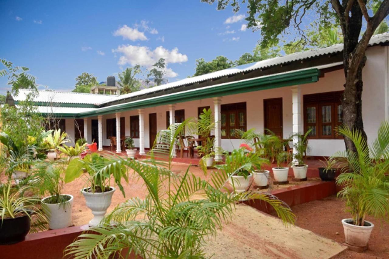 Dula Lake Resort Anuradhapura Eksteriør bilde