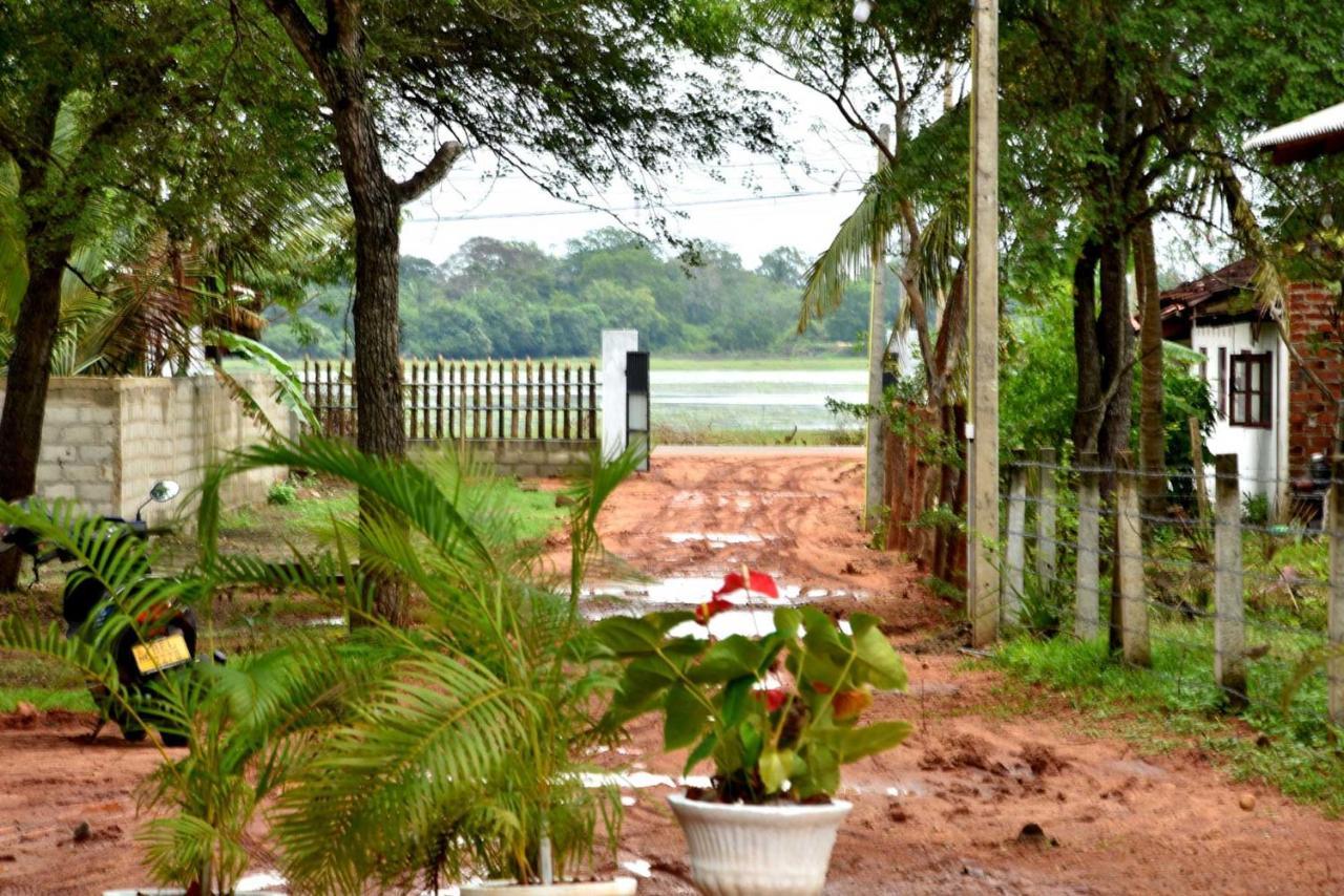Dula Lake Resort Anuradhapura Eksteriør bilde
