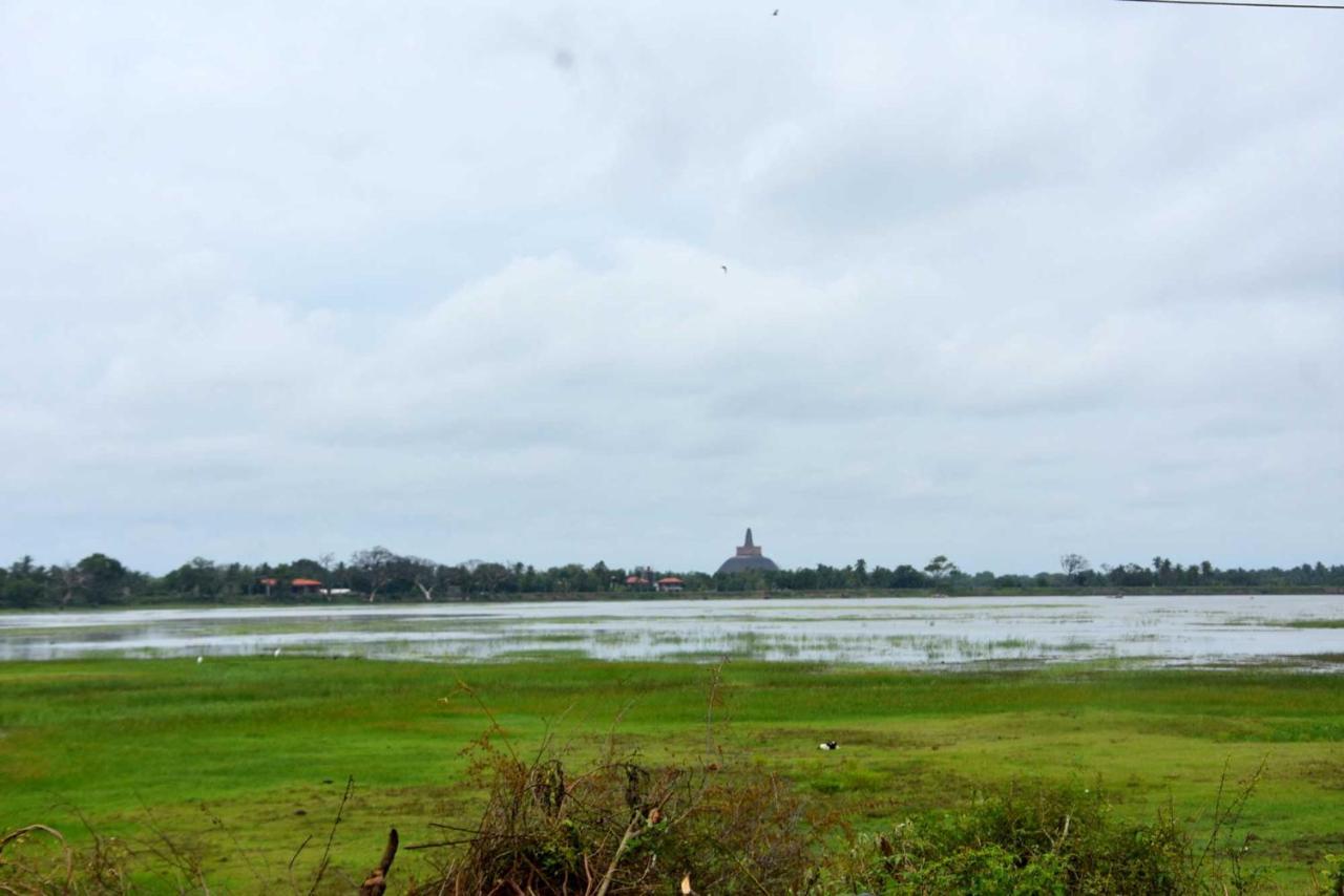 Dula Lake Resort Anuradhapura Eksteriør bilde